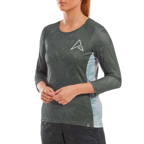 Altura Kielder Lightweight Women's 3/4 Sleeve Jersey in Carbon