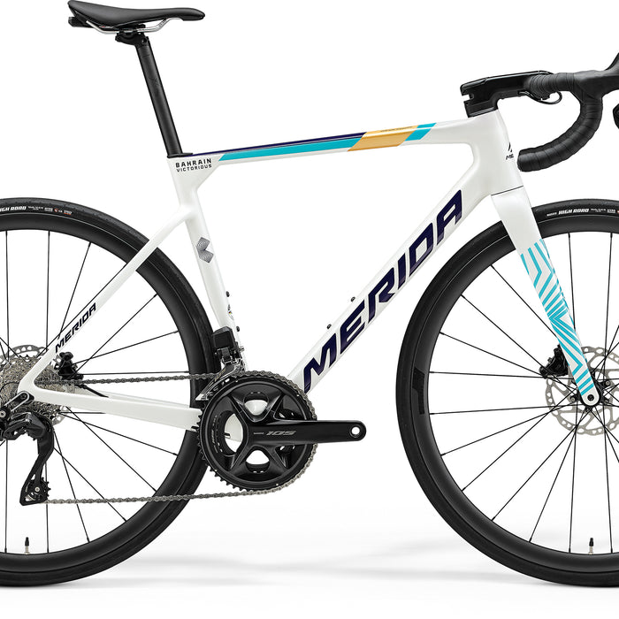 2025 Merida Scultura 6000 Road Bike in White
