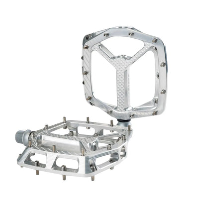 Hope F22 Flat Mountain Bike Pedals in Silver