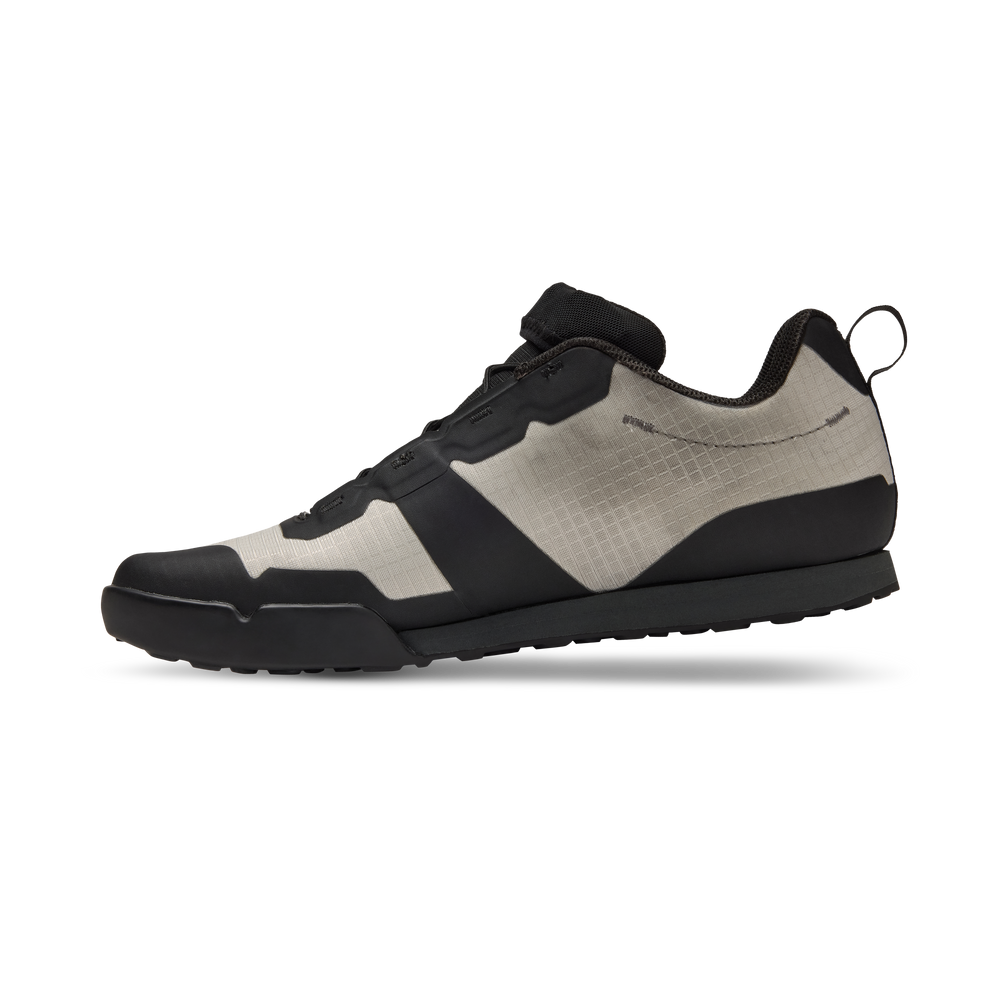 2026 GIRO Tracker Men's Cycling Shoes in Stone-image-3