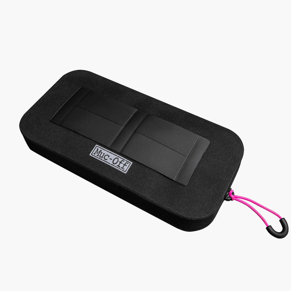 Muc-Off Waterproof Essential Case in Black (3)
