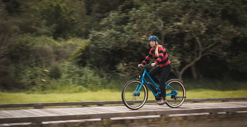 2025 Marin Larkspur E Electric Hybrid Bike in Blue-image-6