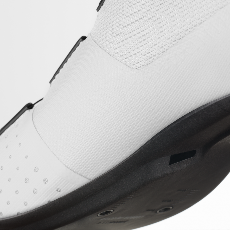 Fizik R4 Tempo Overcurve Wide in White/Black