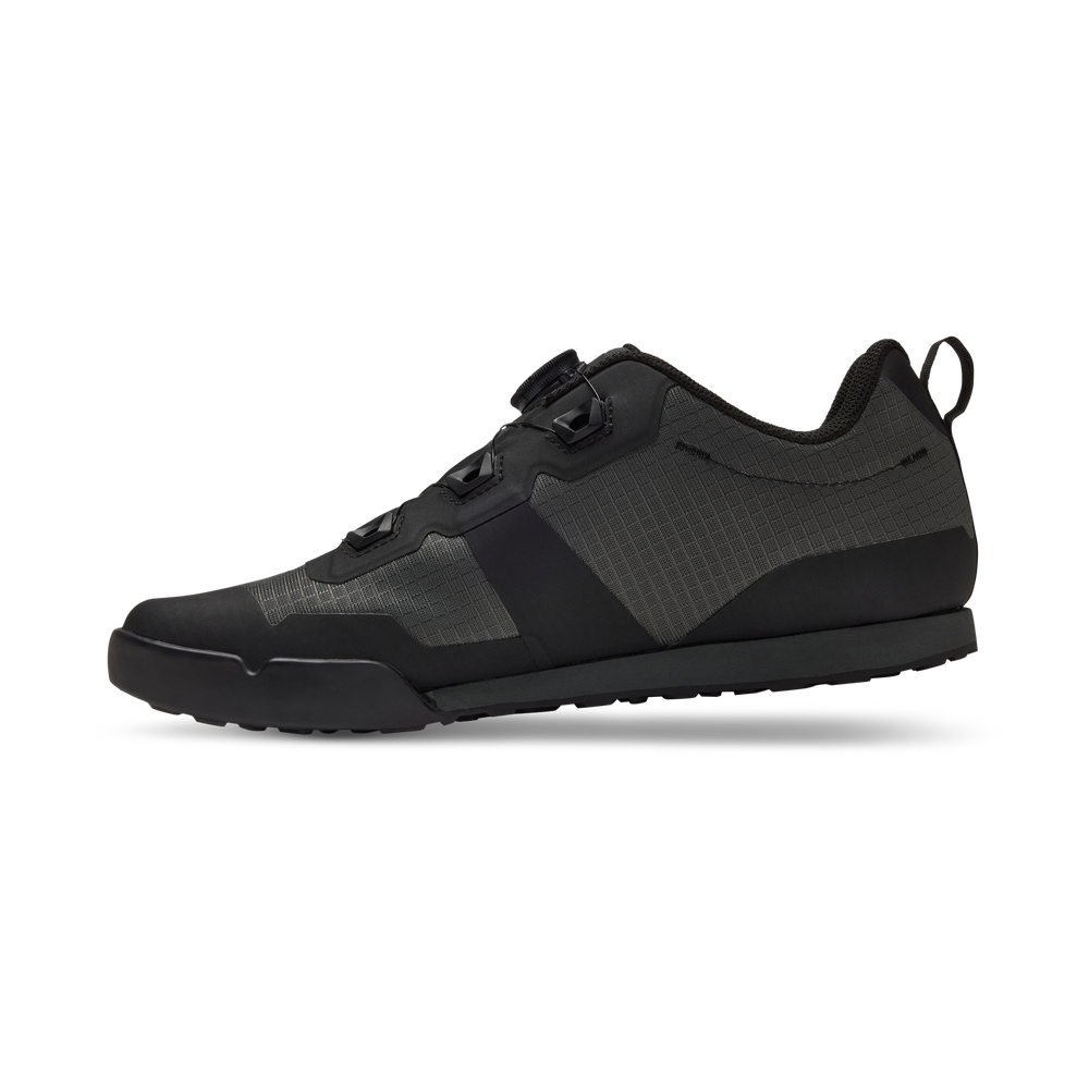 2026 GIRO Tracker BOA Men's Cycling Shoes in Black-image-3