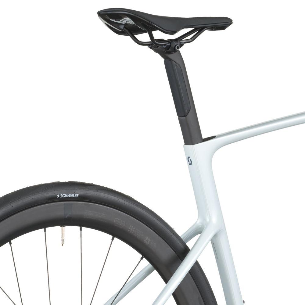2026 Scott Addict 20 Road Bike In Cumulus White