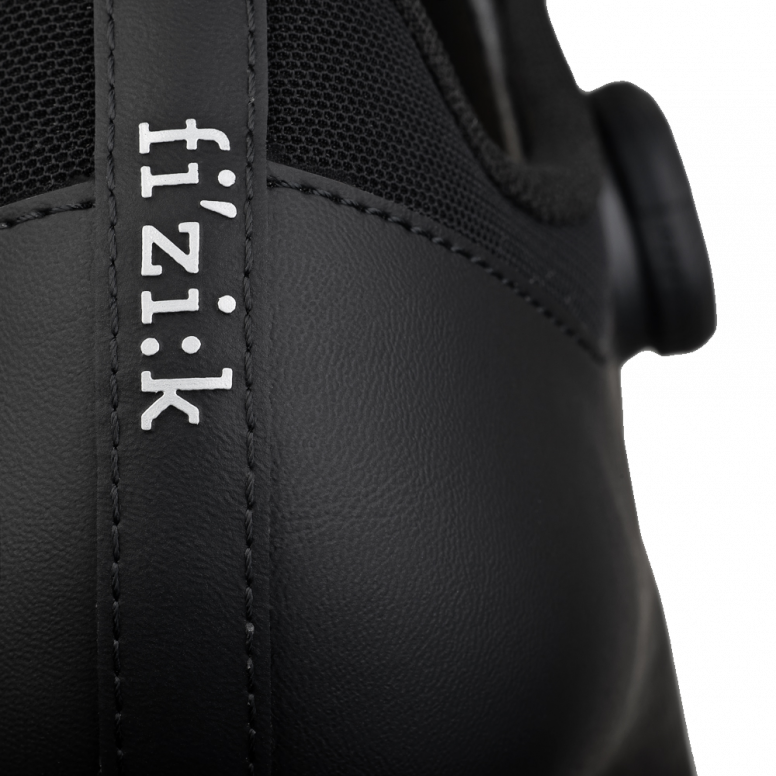 Fizik Vento Omna Wide Fit in Black