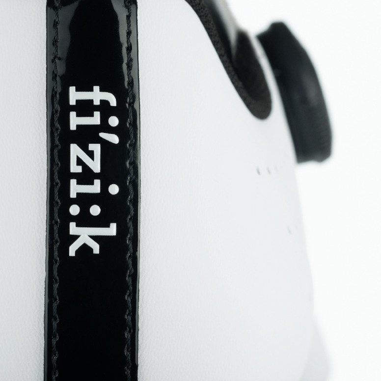 Fizik R5 Tempo Overcurve in White/Black