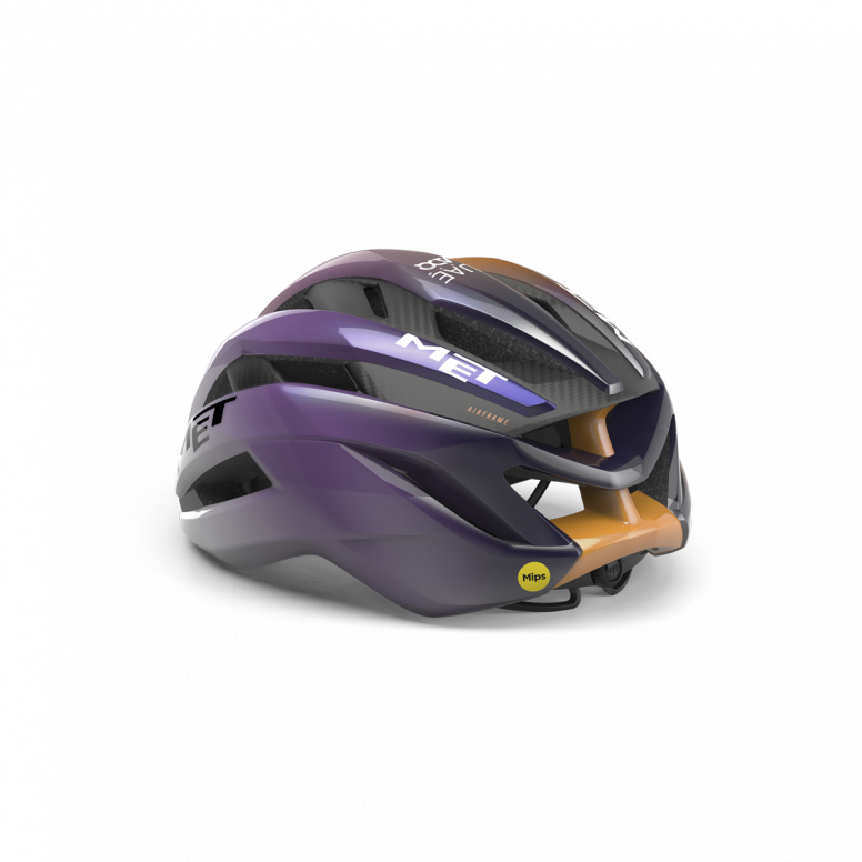MET Trenta 3K Carbon Airframe in Team UAE ADQ
