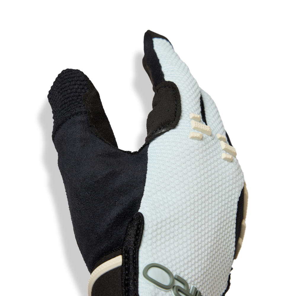 2026 GIRO Havoc W Women's Mountain Bike Gloves in Sky Blue-image-3