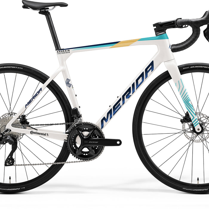 2024 Merida Scultura 6000 Road Bike in White