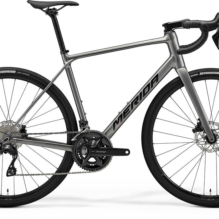 2026 Merida Scultura Endurance 400 Road Bike in Gunmetal Grey