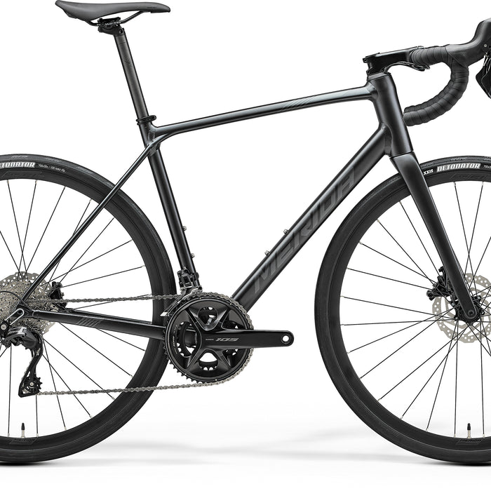 Scultura Endurance 400 - Silk Black/Silver - MY25