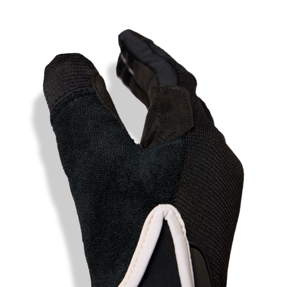2026 GIRO LaDND Gel Women's Mountain Bike Gloves in Black-image-3