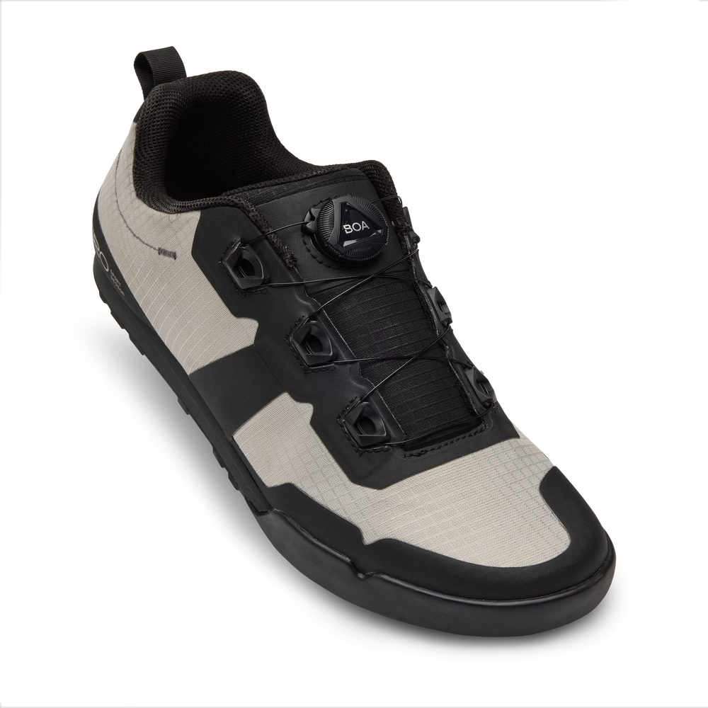 2026 GIRO Tracker BOA Men's Cycling Shoes in Stone
