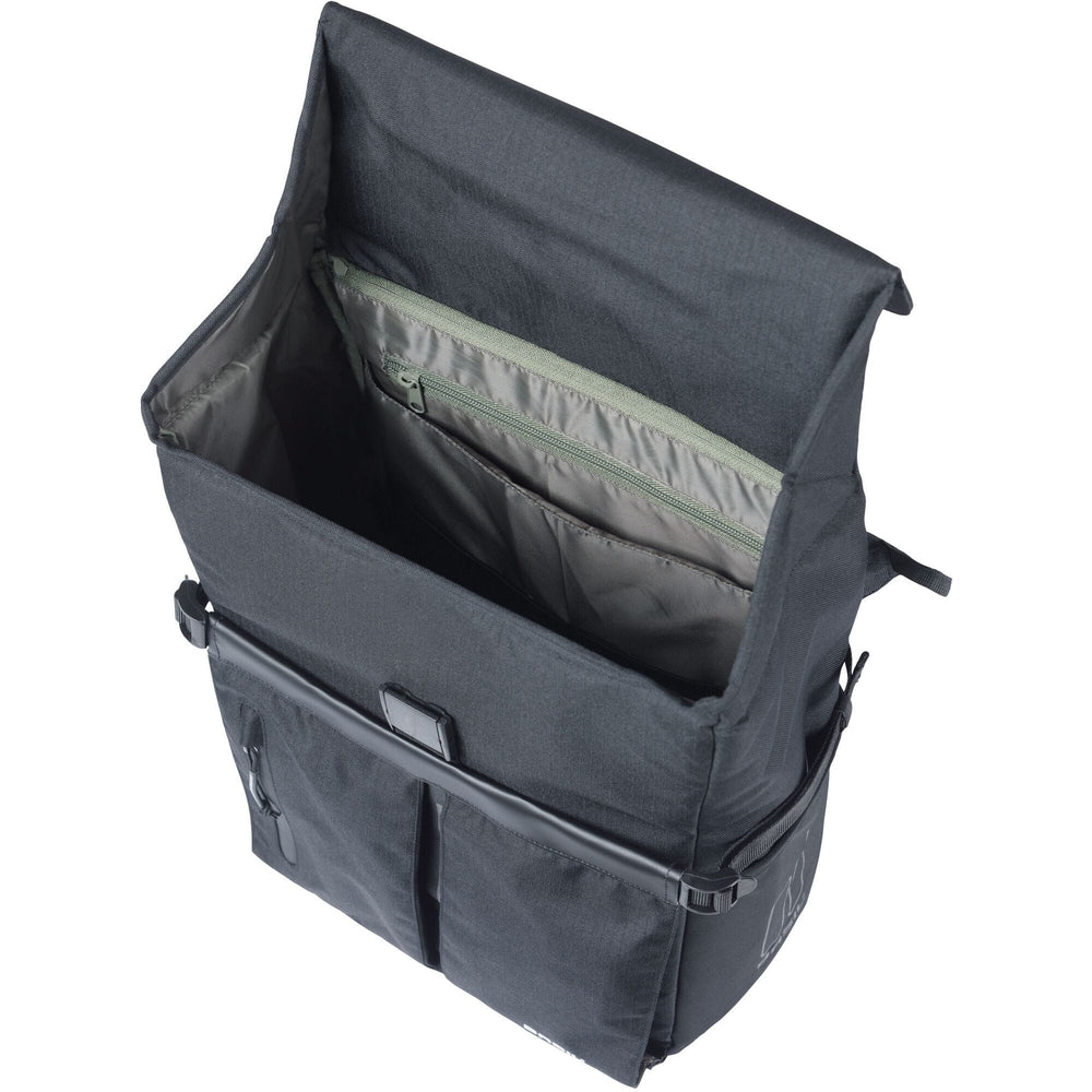 Basil Move Commuter Bicycle Bag MIK Studs 15L black