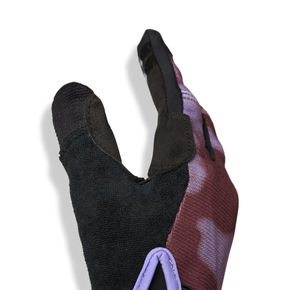 2026 GIRO LaDND Women's Mountain Bike Gloves in Maroon Pulse-image-3