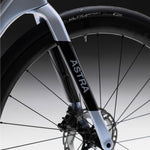 Basso Astra Carbon Road Bike 105 DI2/Cosmic S Black Opal in Opal