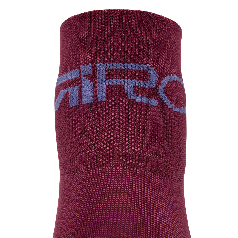 2026 GIRO Comp Racer Unisex Cycling Socks in Dark Maroon-image-4