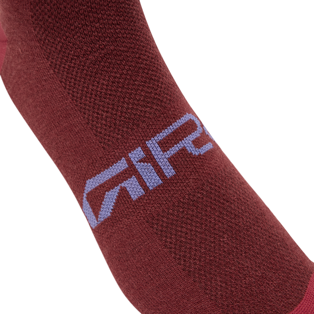 2026 GIRO Seasonal Merino Unisex Cycling Socks in Dark Brown-image-3