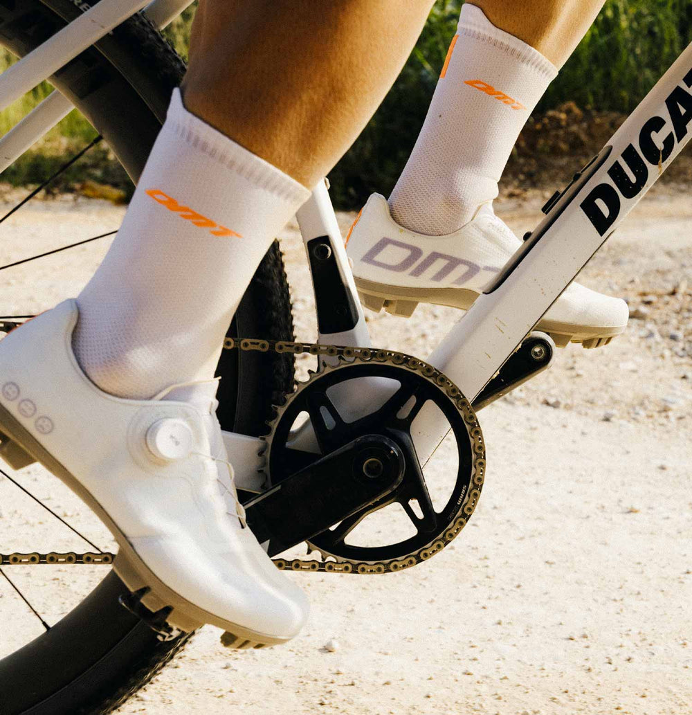DMT Shoes IAAN White Gravel Shoes