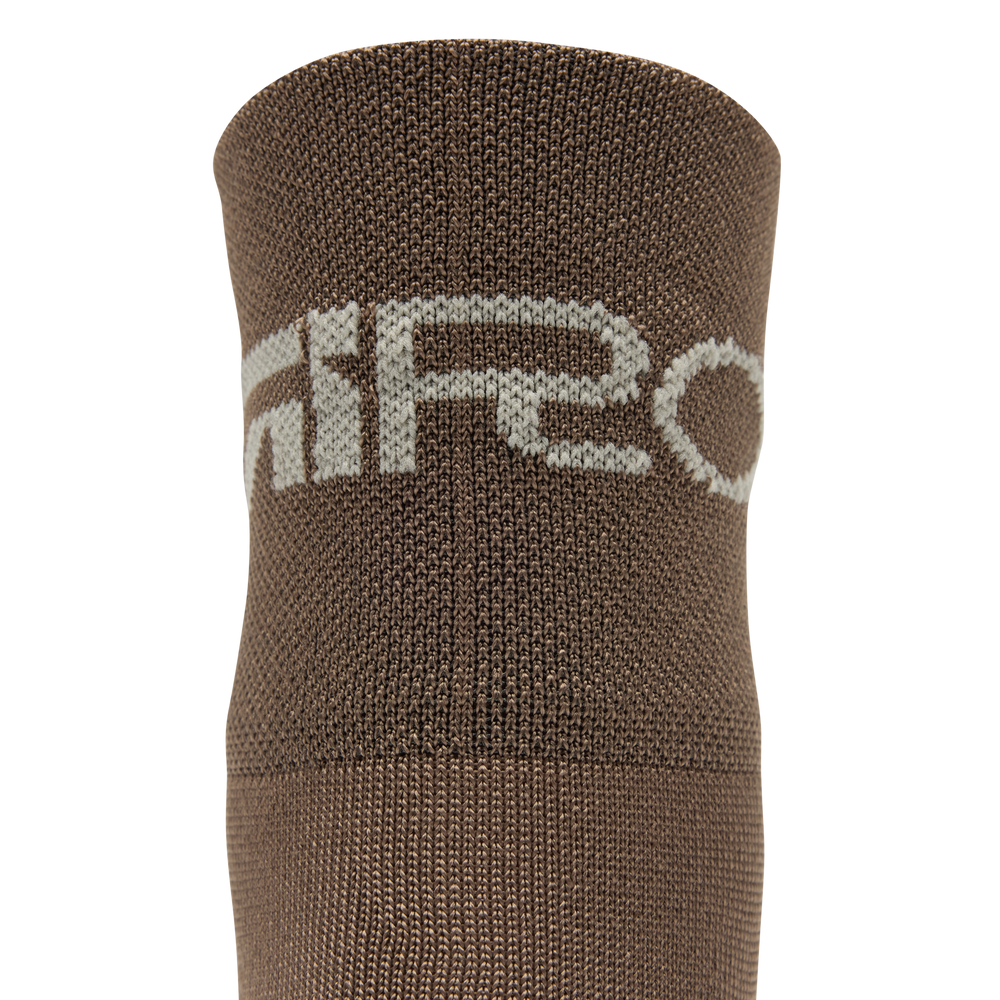 2026 GIRO Comp Racer Unisex Cycling Socks in Cloud Grey-image-4