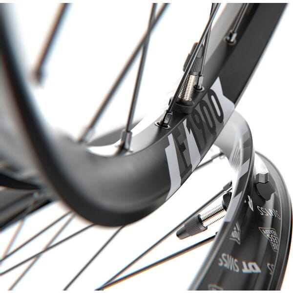 F 1900 wheel, 30 mm rim, 110 x 15 mm BOOST axle, 27.5 inch front