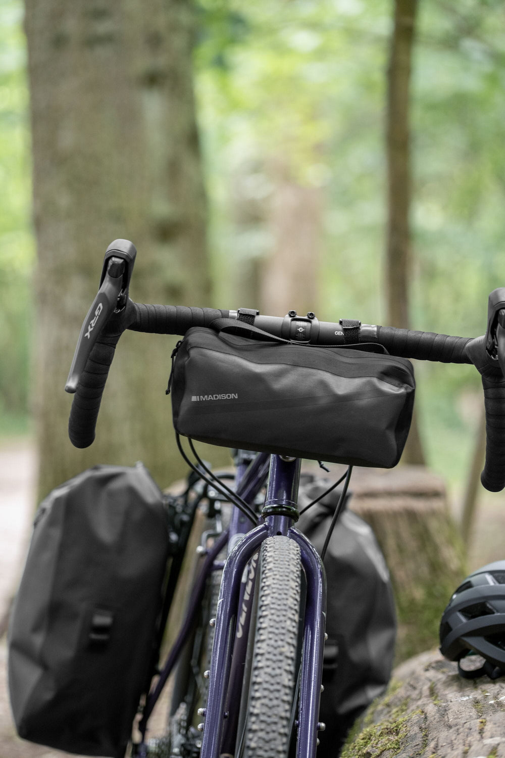 Madison Roam Waterproof 3L Handlebar Bag - black