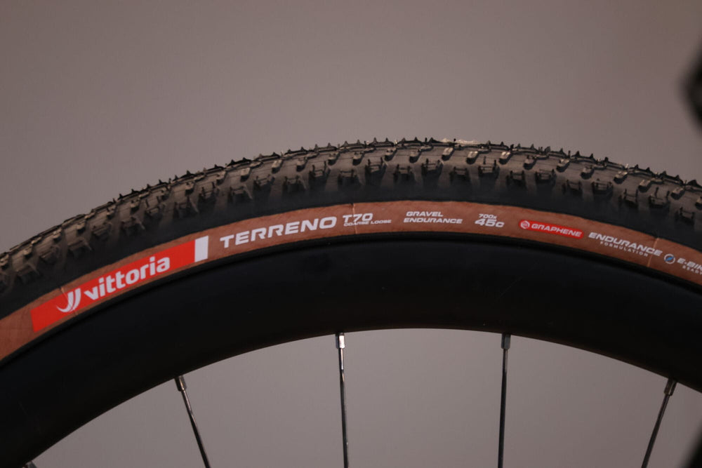 Vittoria Terreno T70 Coarse Loose Gravel Endurance G2.0 Tubeless Ready Tyre in Brown