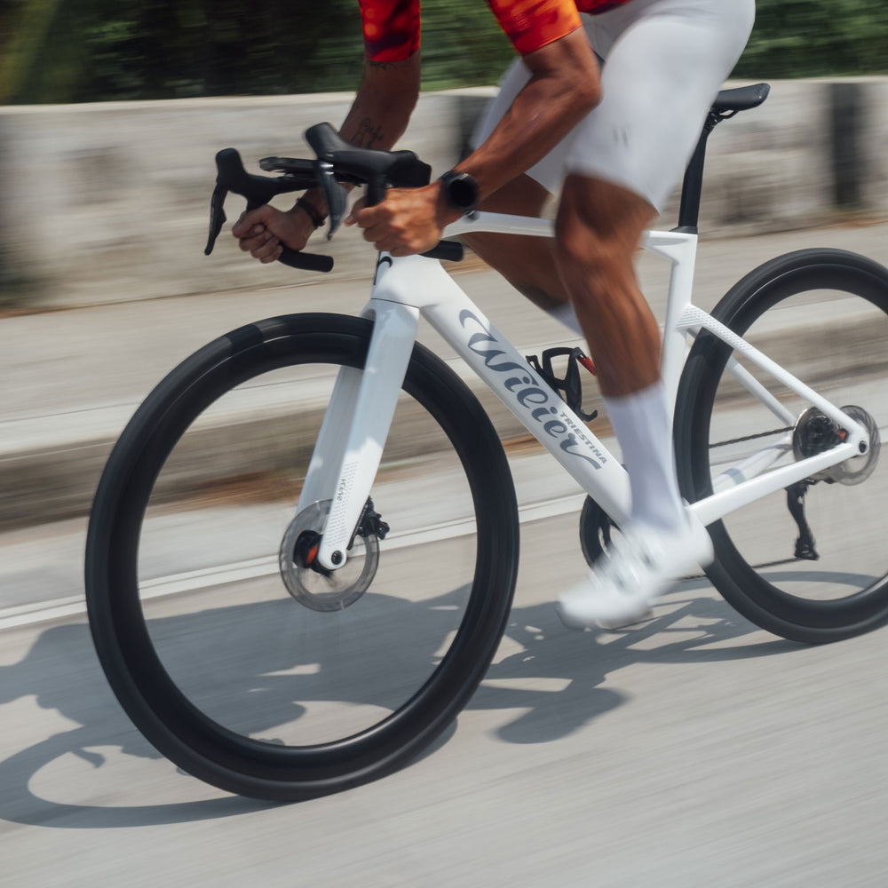 Wilier Rapida 105 Di2 Road Bike In Weekend White