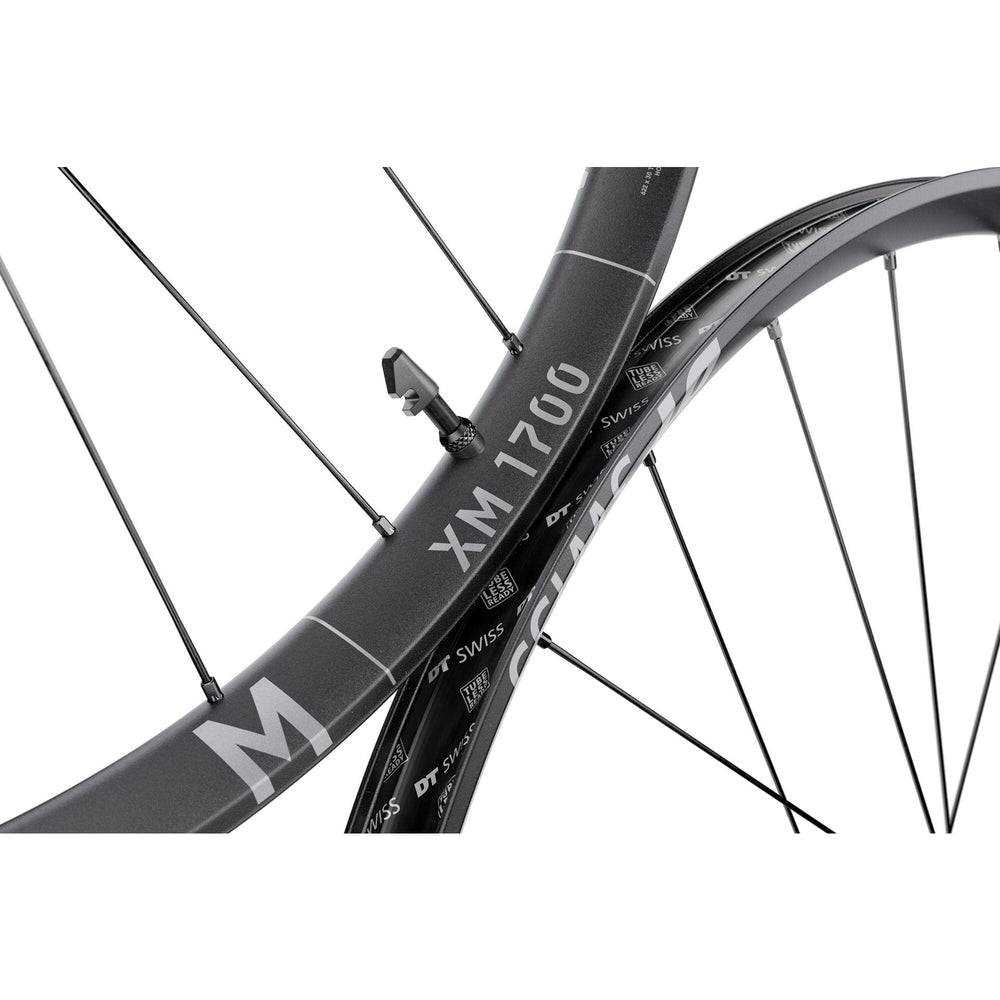 DT Swiss XM 1700 wheel, 30 mm rim, 15 x 110 m BOOST axle, 29 inch front